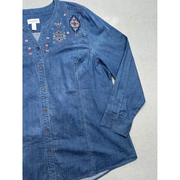 Studio bvd&co. Embroidered Denim Shirt Womens XL Blue Button Down Long Sleeve - Picture 11 of 12